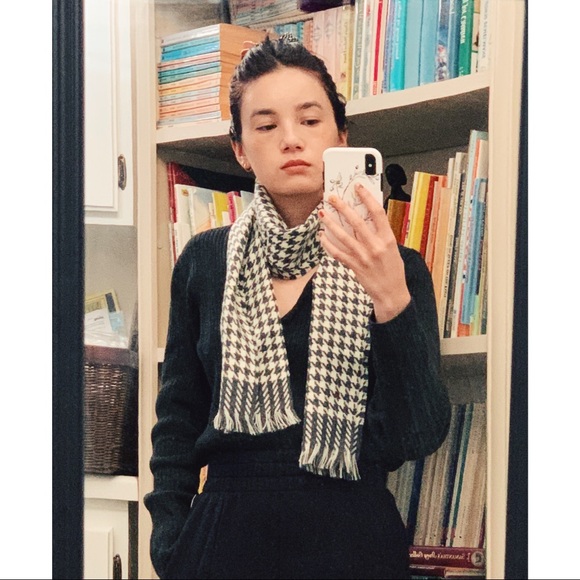 Accessories - Houndstooth Scarf